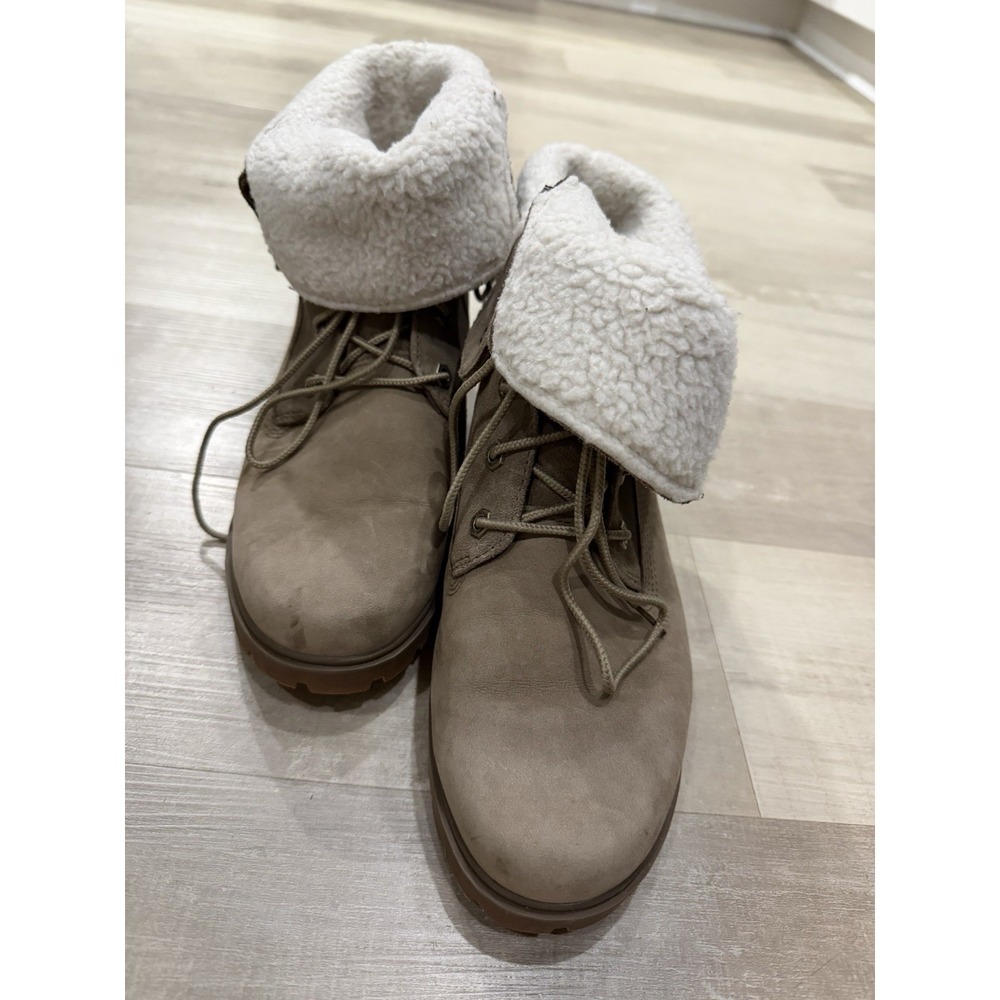 Timberland Women's Moto Boots in Brown and Cream